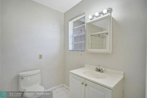 7741 33rd St, Hollywood FL  33024-2224 exterior