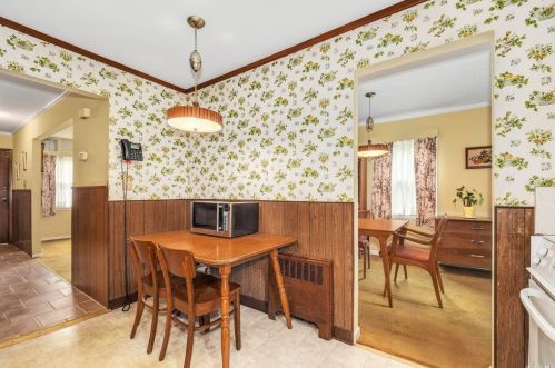 11 Ruby Ln, Huntington Station NY  11746-4518 exterior