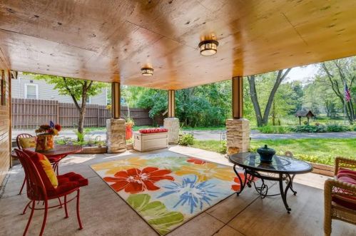 739 County Rd B, Saint Paul MN 55117-1804 exterior