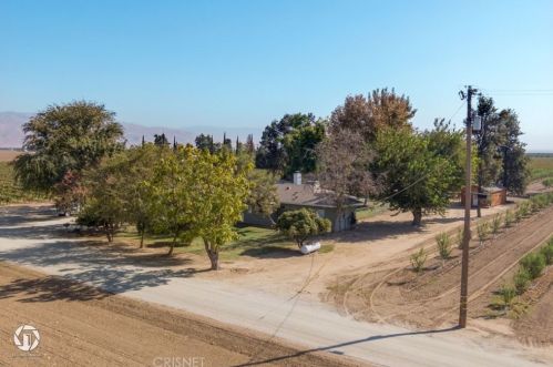 15414 Cuda Dr, Bakersfield CA  93307-9279 exterior