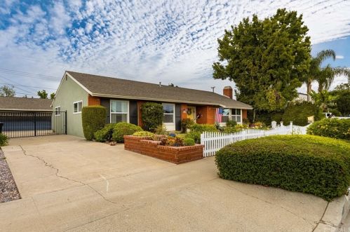 2717 Palmyra Ave, Orange CA 92869-4762 exterior