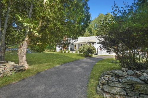 24 Cedar Hill Rd, Bridgeport, CT 06612-1360