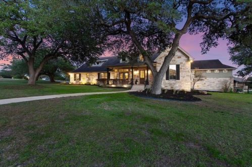 141 Drifting Sands Dr, Mount Sharp, TX 78620-5381