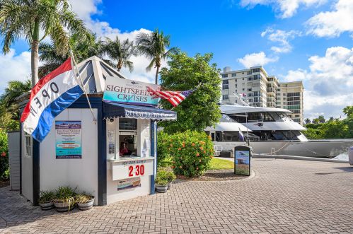 828 Kokomo Key Ln, Delray Beach FL  33483-6027 exterior