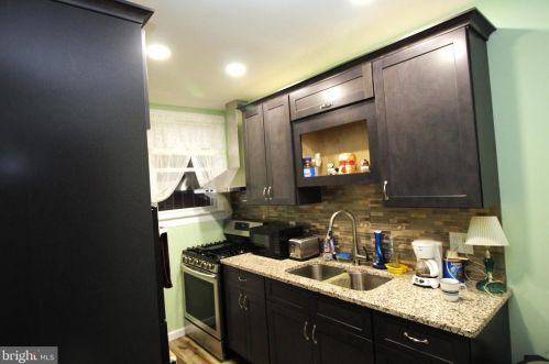 821 Ocean Ave, Lancaster, PA 17603-5069