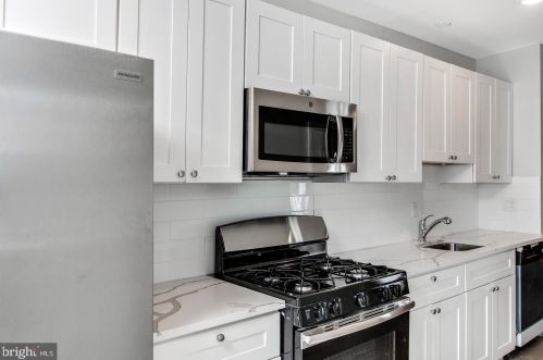 334 Earp St, Philadelphia PA 19147-5807 exterior