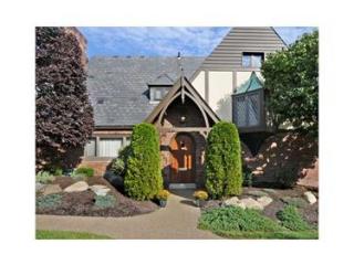 137 Hoodridge Dr, Pittsburgh, PA 15228-1803
