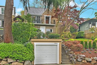 3846 42nd Ave, Seattle, WA 98105-5445