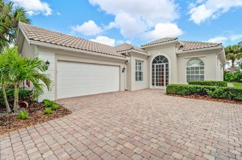 3899 Valentia Way, Naples, FL 34119-7512
