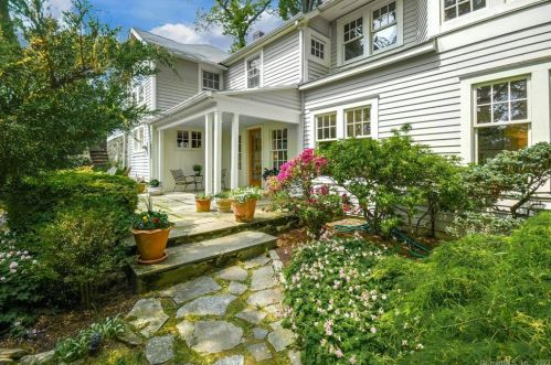 36 Meeker Ct, Norwalk, CT 06853-1914