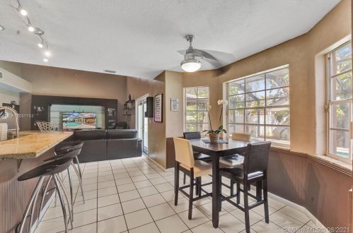 955 203 Ave, Hollywood FL  33029-3440 exterior