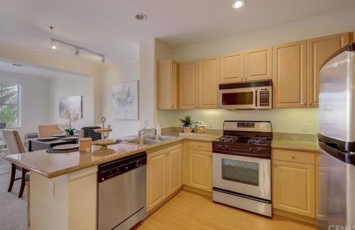 2403 Watermarke Pl, Irvine CA  92612-7690 exterior