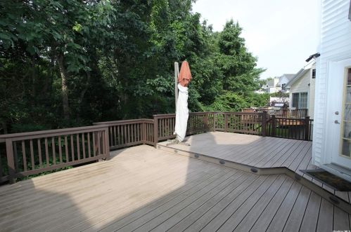 4 Sabrina Ct, Huntington Station NY  11746-4225 exterior