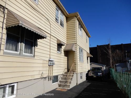 9 Berkeley Ave, Bloomfield, NJ 07003-5601