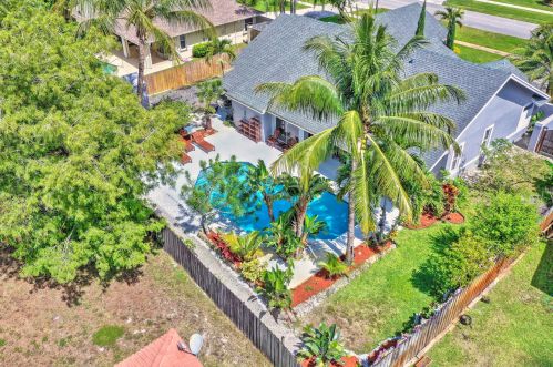 13638 Carlton St, West Palm Beach, FL 33414-7748