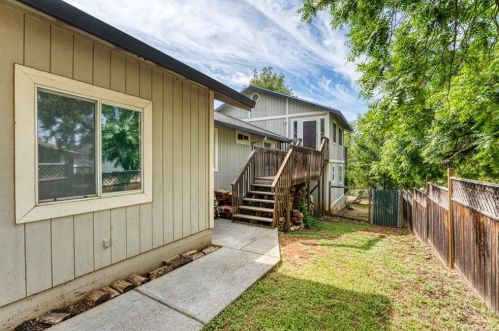 17958 Deer Hill Rd, Middletown, CA 95467-8128