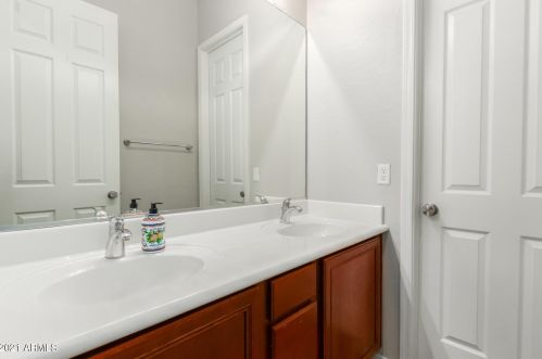 35407 27th Dr, Phoenix AZ  85086-5511 exterior