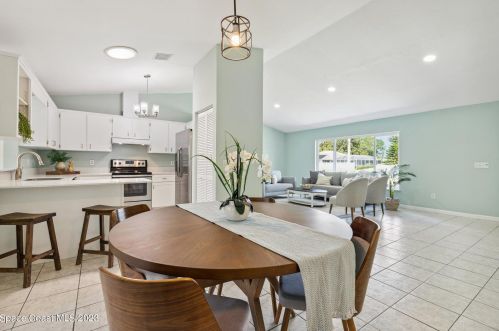 468 Tulip Dr, Sebastian FL  32958-5564 exterior