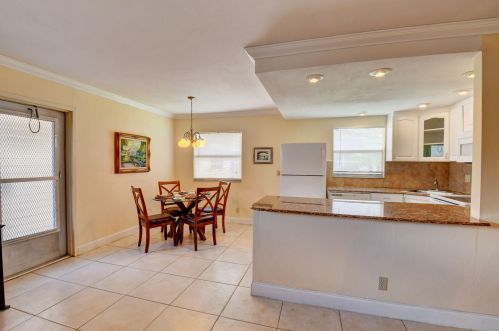 301 Seville M, Delray Beach FL  33446-2159 exterior