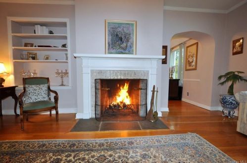 1 Maplewood Rd, Hartsdale NY  10530-1627 exterior