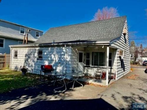 43 Chestnut St, Ridgefield Park NJ  07660-2245 exterior