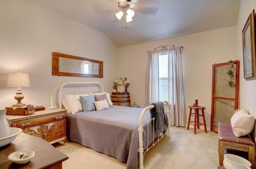 8713 Vista Royale Dr, Fort Worth TX  76108-7946 exterior