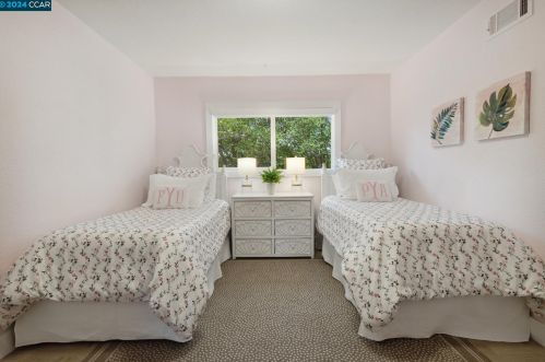 328 Glorietta Blvd, Orinda CA  94563-3204 exterior