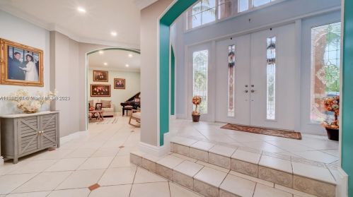 15963 79th Pl, Hialeah FL  33016-6647 exterior