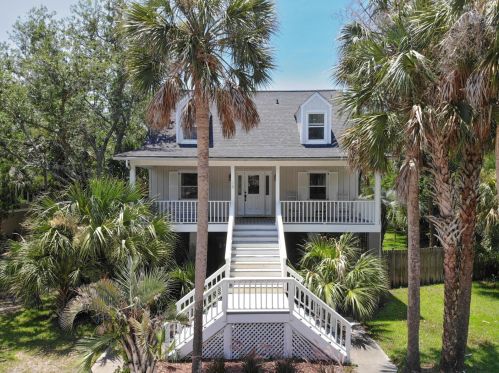 5 Tabby Ln, Isle Of Palms SC 29451-2314 exterior