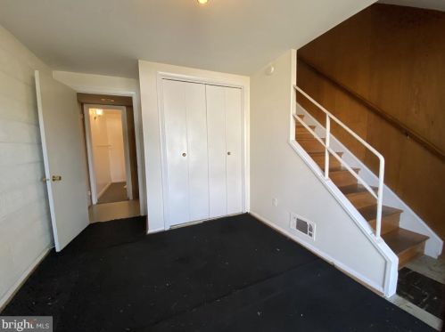 7432 Long Pine Dr, Springfield, VA 22151-2813