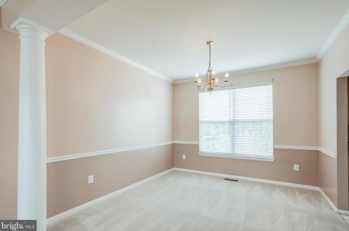 6249 Oakland Dr, Woodbridge VA  22193-7017 exterior