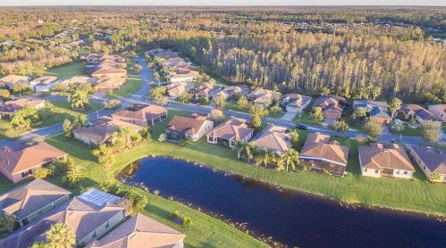 343 Indian Wells Ave, Kissimmee FL 34759-3681 exterior