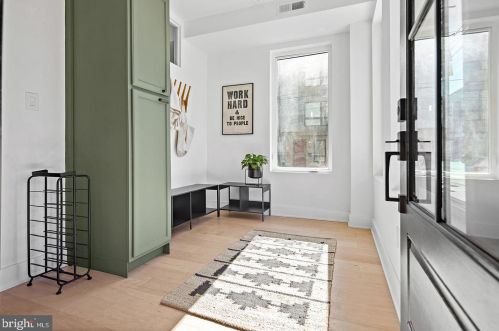 1601 2nd St, Philadelphia PA 19133-0033 exterior