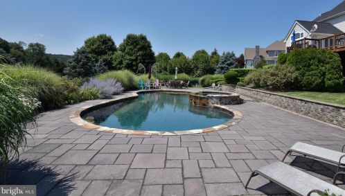 116 Osborne Cir, Kennett Sq PA  19348-1910 exterior
