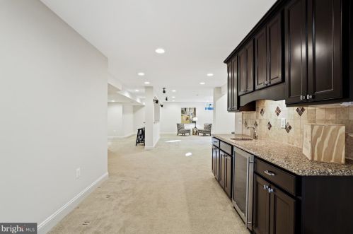 3211 Winter Sun Ter, Herndon VA  20171-1939 exterior