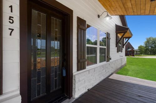 157 Wildwood Lake Dr, Huntsville, TX 77340-4476