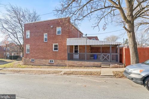 1922 Holly St, Harrisburg PA  17104-1916 exterior