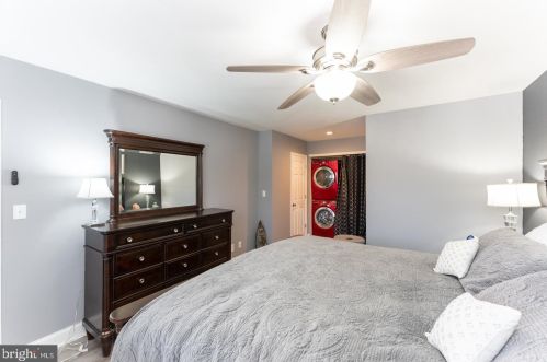 281 Chelsea Cir, Newtown Square PA  19073-2104 exterior