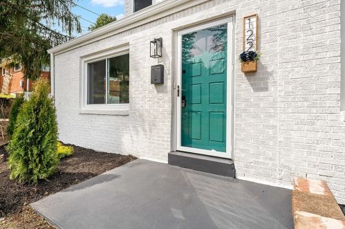 122 Bramble St, Verona, PA 15147-1611