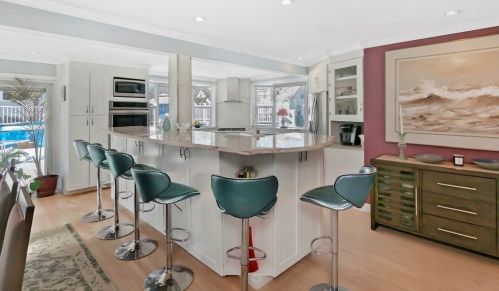 17 Beech St, Dedham, MA 02026-3701