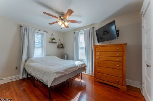220 Locust St, Roselle Park NJ  07204-2226 exterior