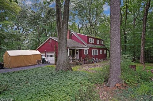 71 Hillcrest Rd, Martinsville, NJ 08836-2336