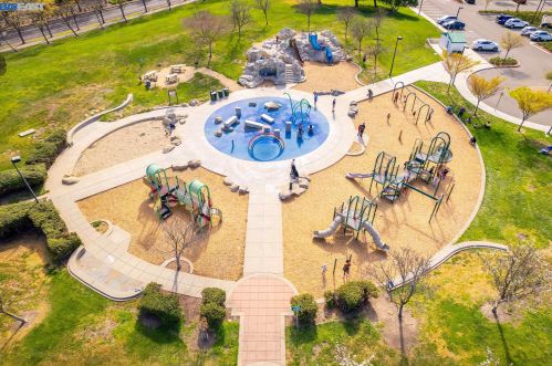 3551 Pinot Noir Ct, Pleasanton CA  94568-2556 exterior