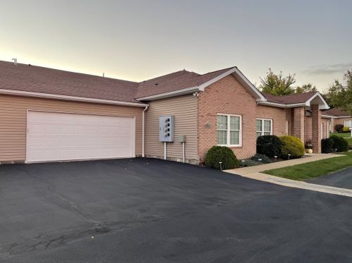1305 Seminole Cir, Beaver Falls, PA 15010-1677