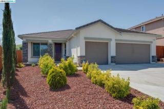 80 Wedgewood Ct, West Pittsburg CA  94565-4639 exterior