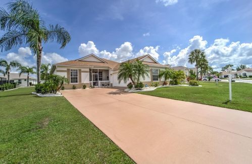 2217 Preservation Green Ct, Ruskin FL  33573-4418 exterior