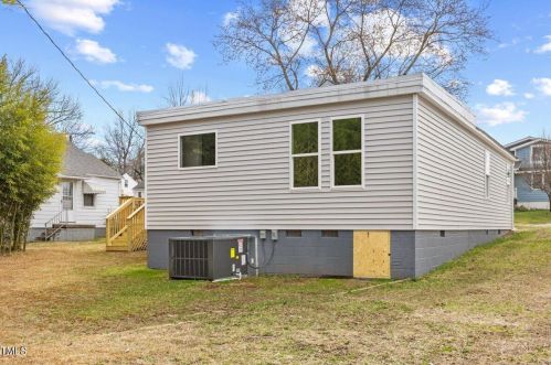 1412 Ashe St, Burlington NC  27217-2810 exterior