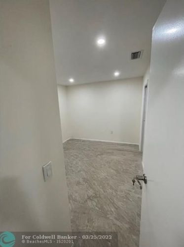 9667 15 Ct, Hollywood FL 33024-4429 exterior