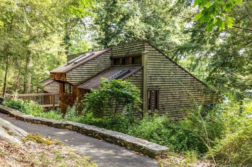 10 Laurel Dr, Sherman, CT 06784-2127