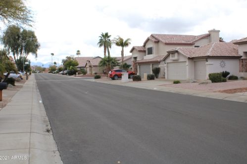 4227 Coolbrook Ave, Phoenix, AZ 85032-9211